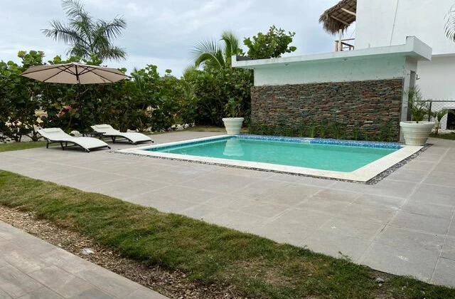 Coconut Paradise Beach Villa Pool